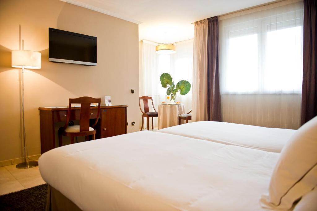 Hotel San Pedro Langreo Δωμάτιο φωτογραφία